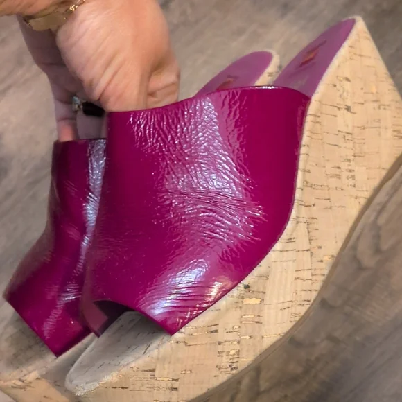 Fuchsia Wedge Sandals - Picture 3 of 6
